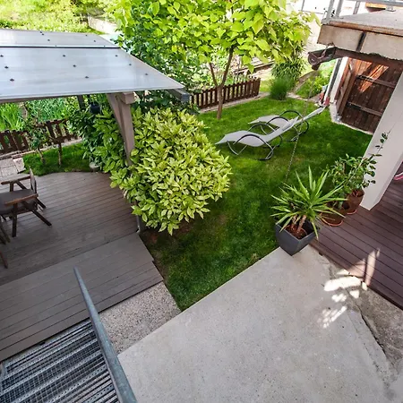 Apartma Amelie & Mimi *